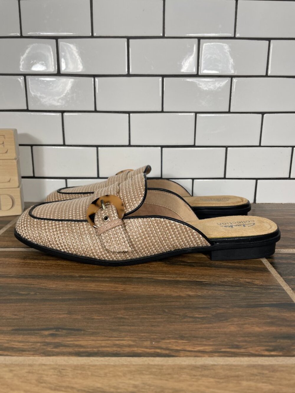 Clarks Lyrical Shine Shoes Womens Size 10 Natural Casual Slip On Buckle Mule NEW